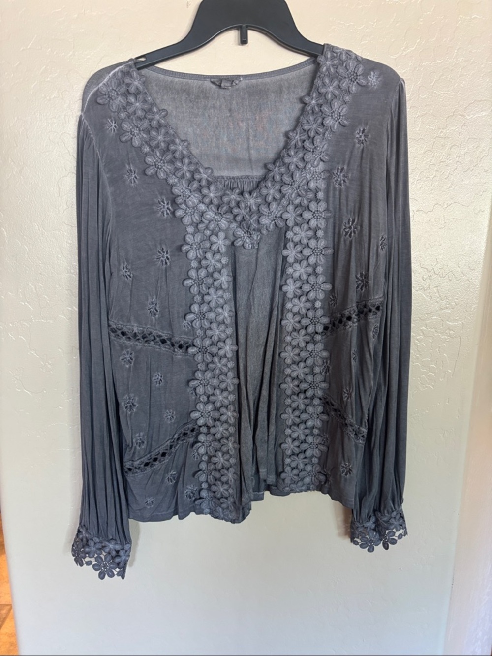 POL Charcoal Gray Floral-Trim Tunic Top